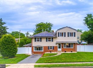 2928 Larkspur Ln, Secane, PA 19018
