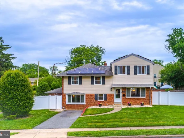 2928 Larkspur Ln, Secane, PA 19018