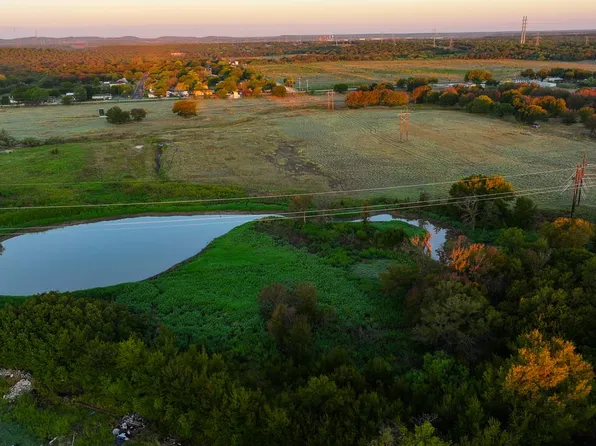 Red Top Rd, Graham, TX 76450
