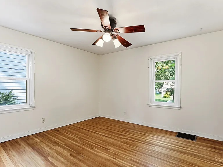 3430 Taylor St NE — Photo 6