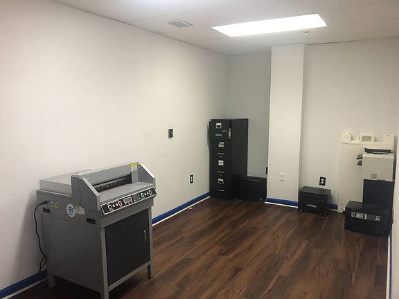 4th image of 400 Chapel Rd #2A