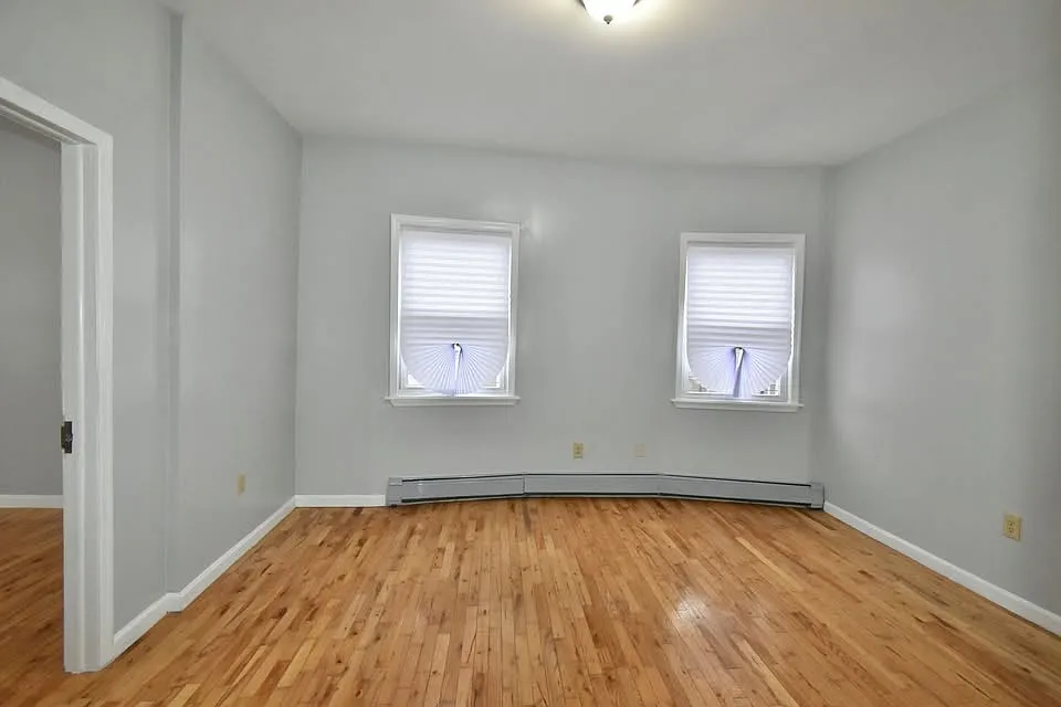 3 bed, 1500 sqft, $2,100 — Photo 2