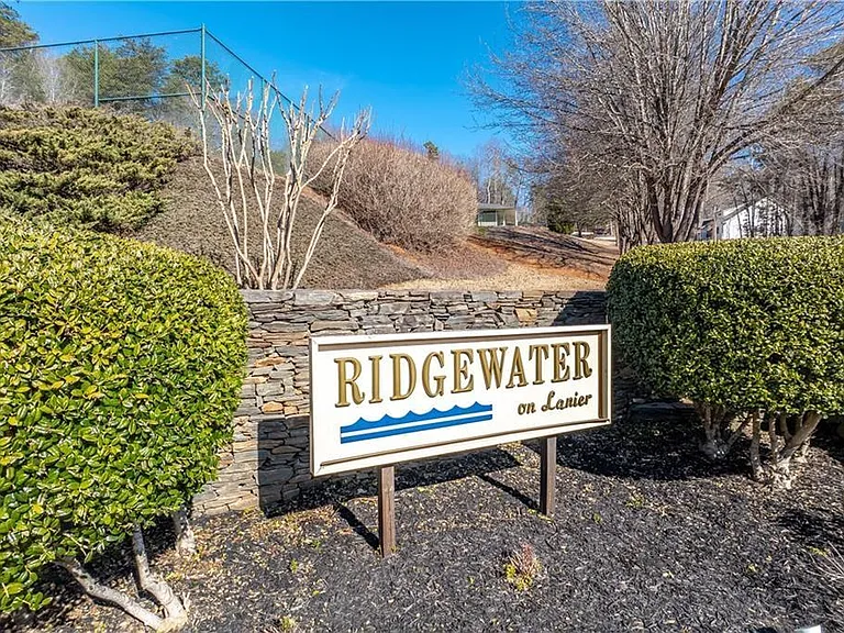 5714 Ridgewater Cir — Photo 47