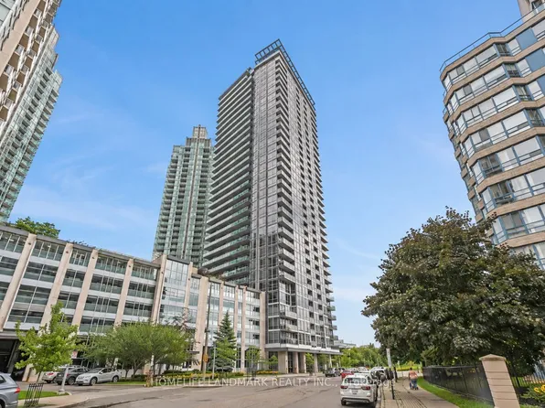 223 Webb Dr #607, Mississauga, ON L5B 0E8