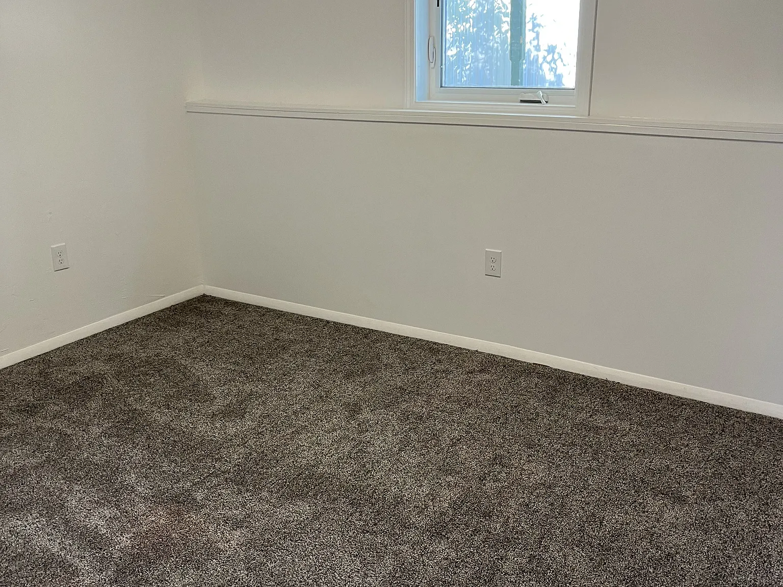 3 bed, 1.0 bath, 1200 sqft, $1,600 — Photo 4