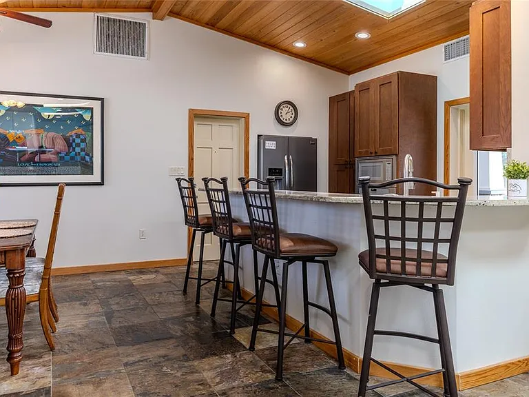 416 Sunset Dr — Photo 21
