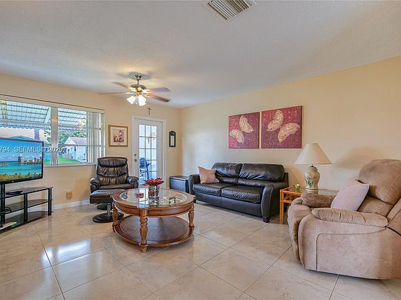 3rd image of 4712 NW 47th Ter