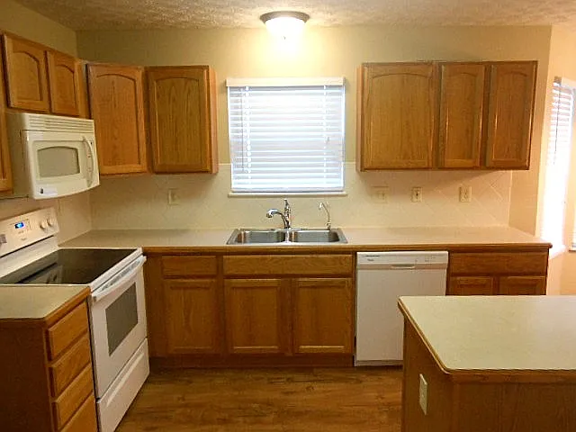 4436 Edgarton Dr — Photo 3