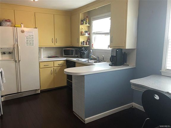 2nd image of 312 Nassau Ave