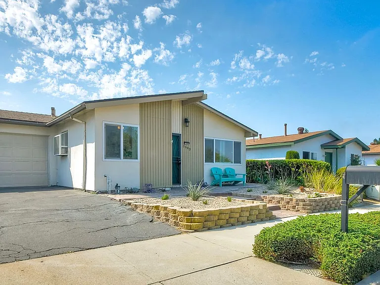 3643 N Way — Photo 3