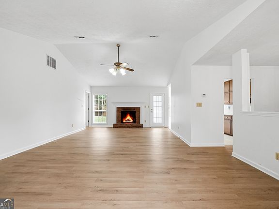 5th image of 115 Knight Way