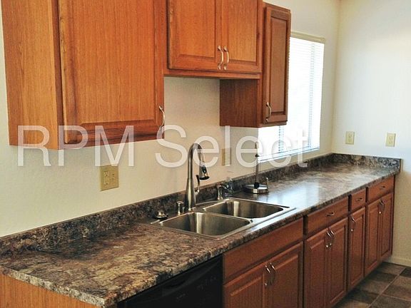4th image of 1910 Glencrest Dr APT 4