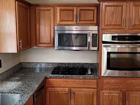 5th image of 1309 Stoneycreek Dr