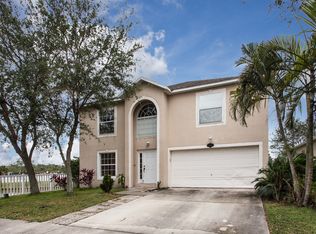2175 Canopy Dr, Melbourne, FL 32935