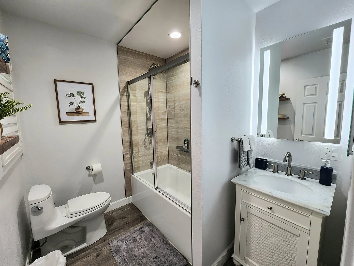 Stylish Serenity for Families and Pets — Photo 4