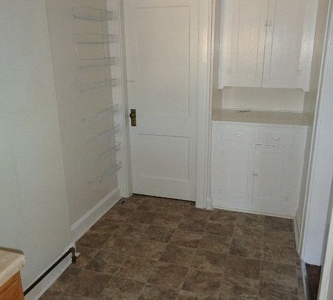 4th image of 22-32 W Hudson St #28