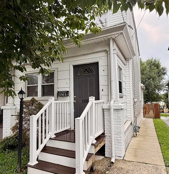 1088 South St