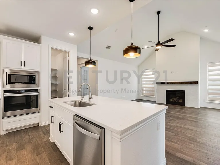 536 Cedarwood St — Photo 14