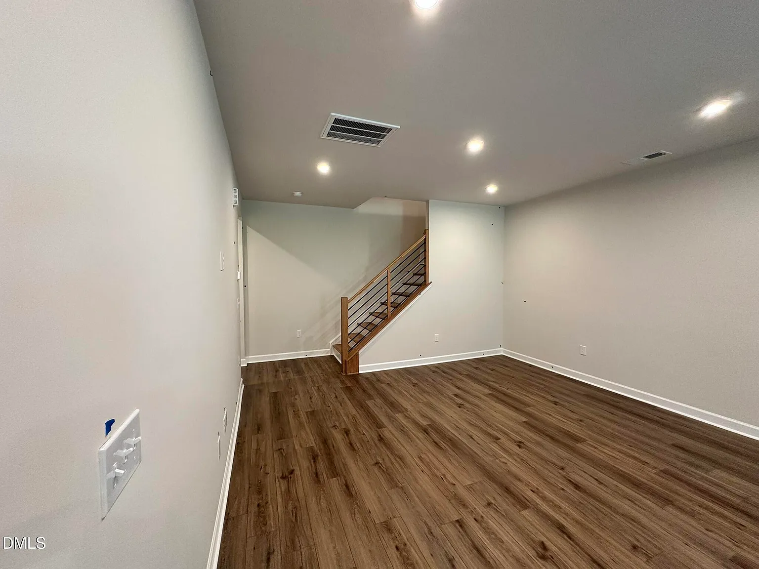 3 bed, 2.5 bath, 1812 sqft, $2,150 — Photo 4