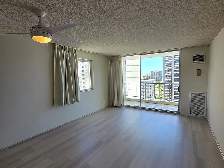 400 Hobron Ln #2815 — Photo 1