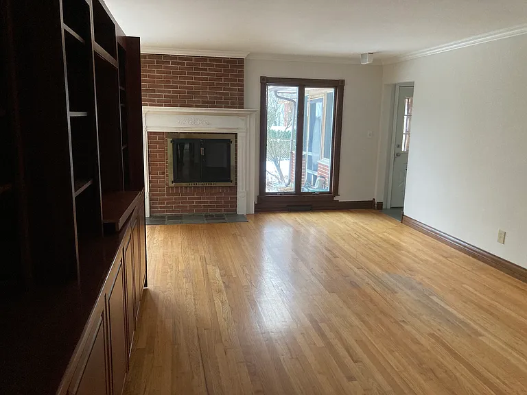 Living Room - 3