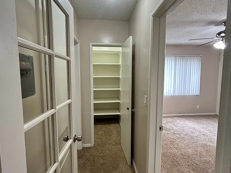 260 N Oak Ave #3 — Photo 5