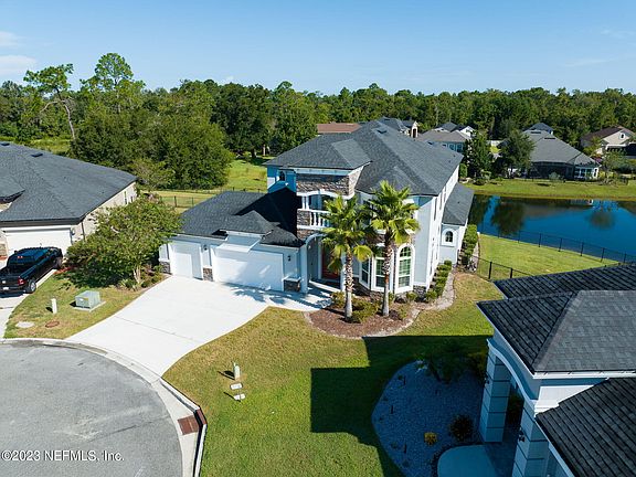 3rd image of 3393 OGLEBAY Drive
