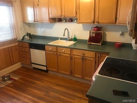 2nd image of 179 Highgate Ave