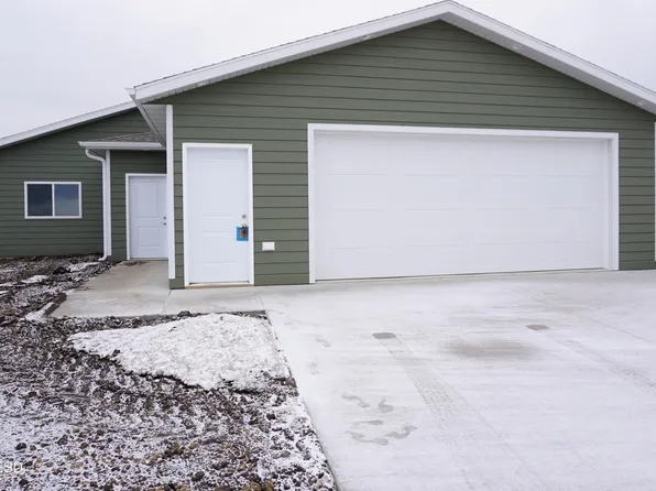 111 26th St NW, Watertown, SD 57201