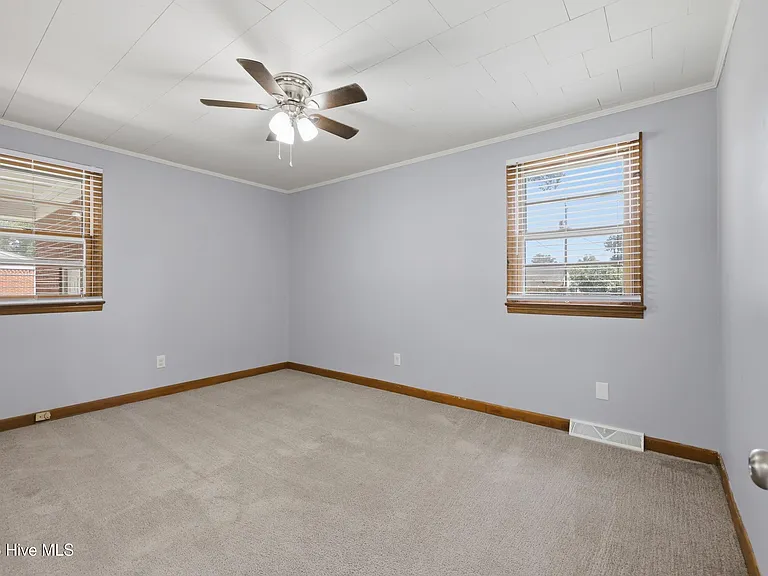 1813 Fearing Ave — Photo 14