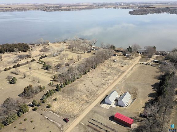 3rd image of Stoney Point Rd