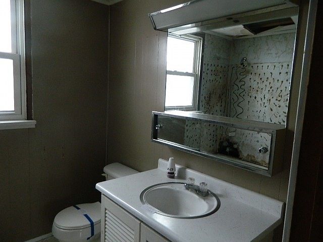 2nd image of 116 S Division St