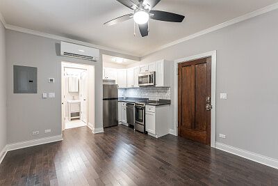 1st image of 639 W Wrightwood Ave #107