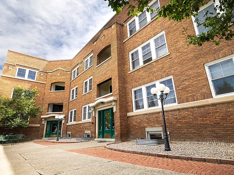 Ebert Apartments — Photo 9