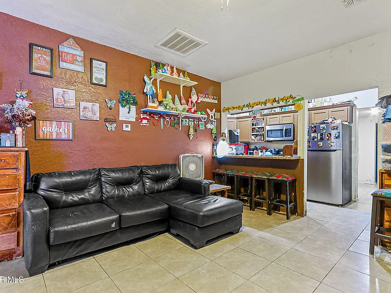 209 N Seville Dr — Photo 12