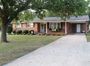 107 Skyland Dr, Belton, SC 29627