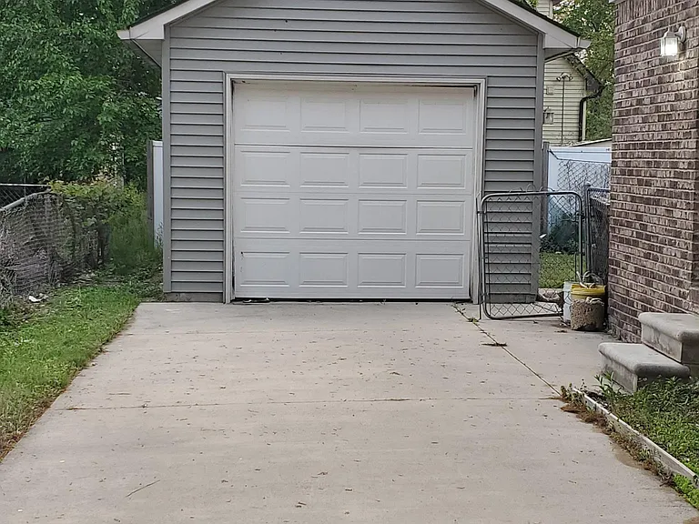 21015 Glen Lodge Rd — Photo 4