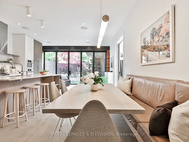 426 Ontario St — Photo 10