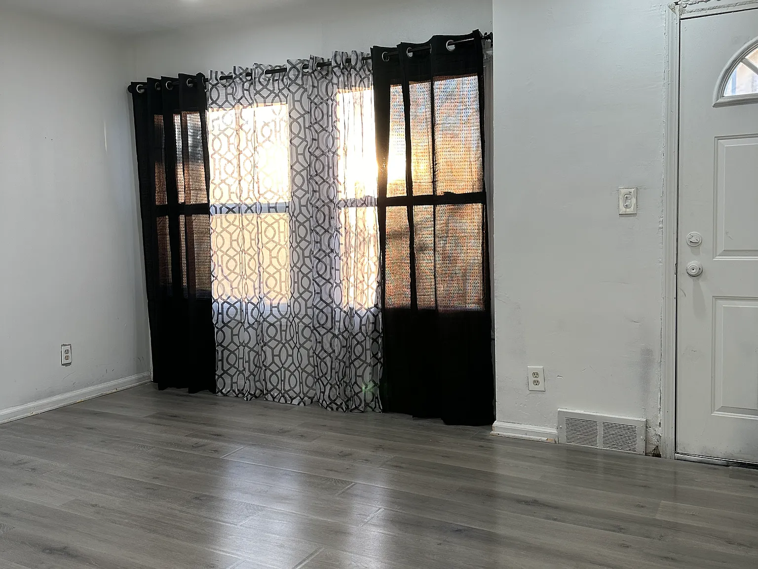 4 bed, 1333 sqft, $1,400 — Photo 2