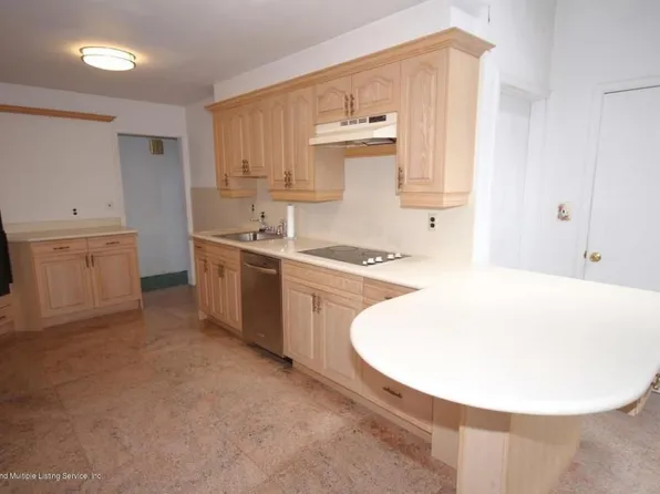 754 Ocean Terrace image 1 of 28