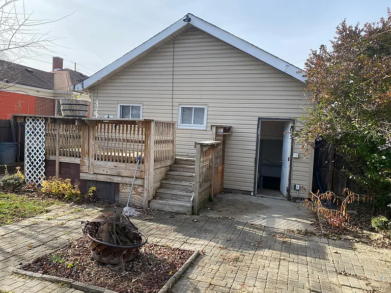 4405 Crittenden Ave — Photo 5
