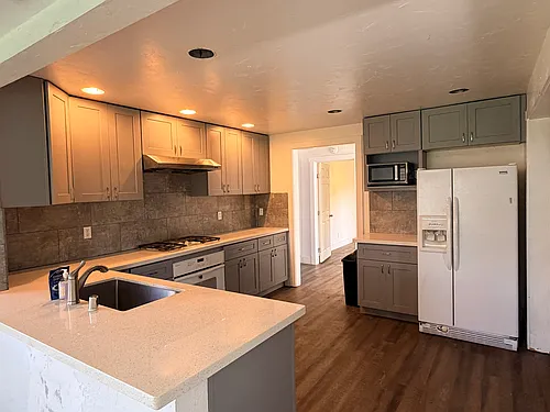 735 Lotus St Photo 1