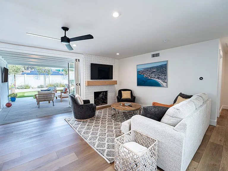 2858 Drake Ave — Photo 8
