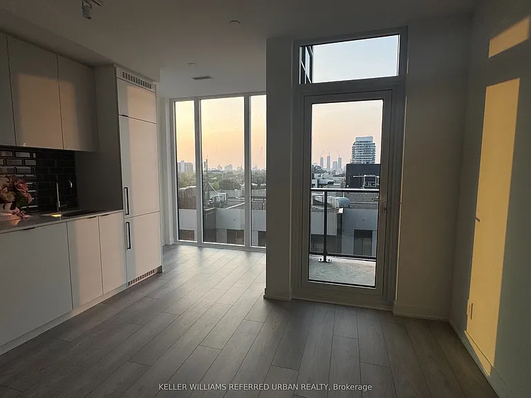 285 Dufferin St #727 — Photo 7