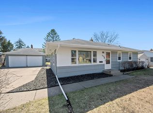 1236 Roma Ave, Roseville, MN 55113