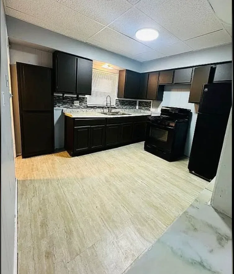 3 bed, 1400 sqft, $1,350 — Photo 4