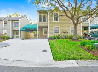 9048 Lake Place Ln, Tampa, FL 33634