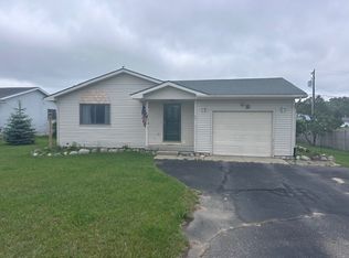 18163 Meadow Ln, Big Rapids, MI 49307