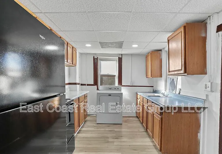 218 N College St — Photo 9