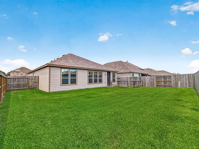 12602 Blue Jay Cove Ln — Photo 45